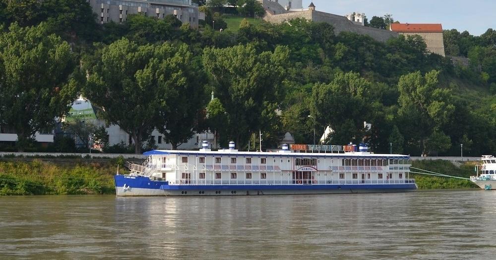 Botel Marina Bratislava Eksteriør bilde