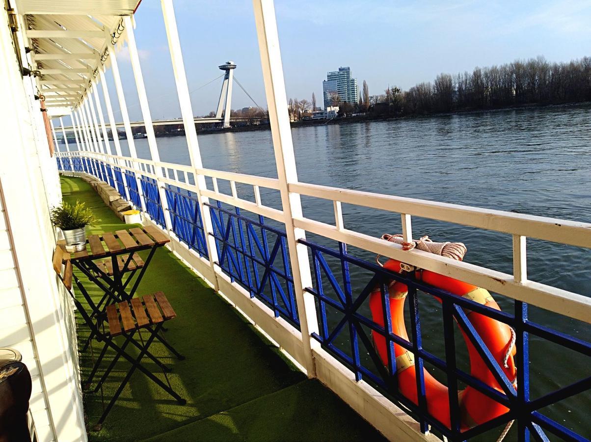 Botel Marina Bratislava Eksteriør bilde