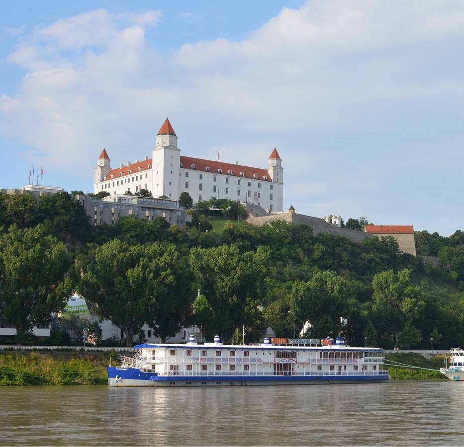 Botel Marina Bratislava Eksteriør bilde