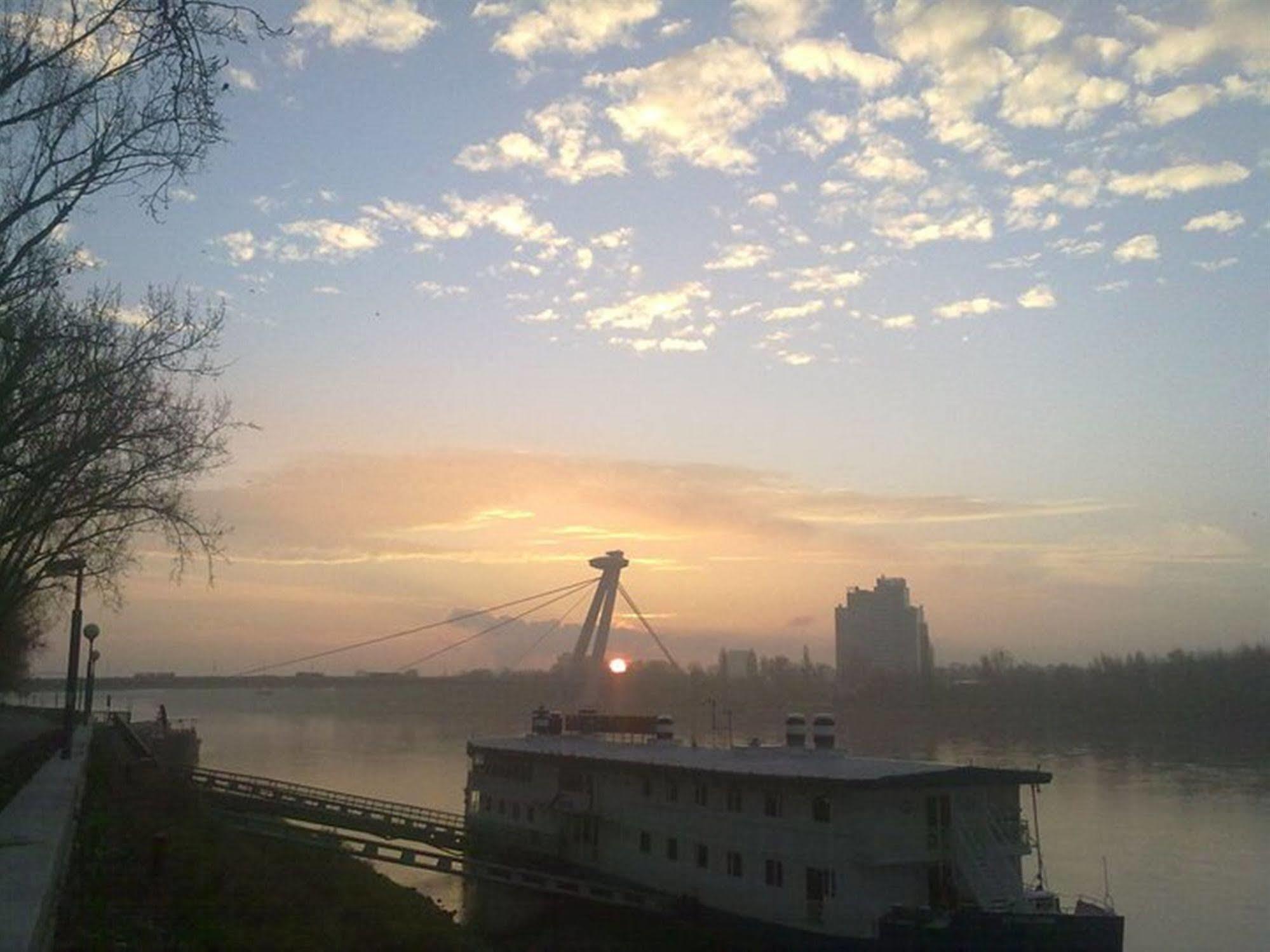 Botel Marina Bratislava Eksteriør bilde